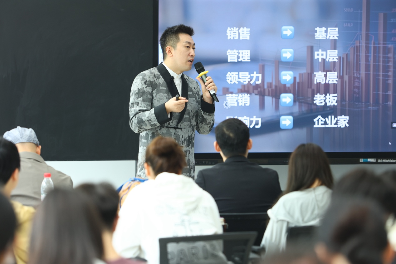 青领筑梦公益项目（单次捐）