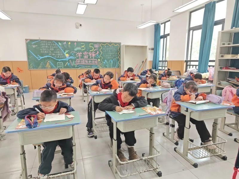 f04f8e06687aaf3fbeb8eaec7f30e58a.jpg